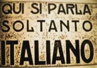 Il «SEVERAMENTE VIETATO UTILIZZARE PAROLE STRANIERE» durante il Fascismo