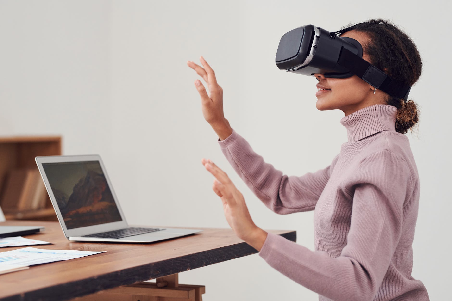 Nuovo Apple Vision Pro: iniziamo a parlare sul serio di Metaverso e mondi virtuali?