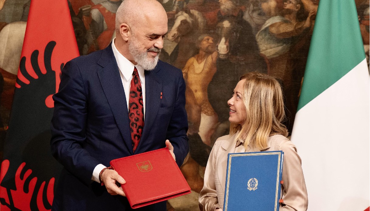 La Corte costituzionale albanese sospende la ratifica dell’accordo con l’Italia