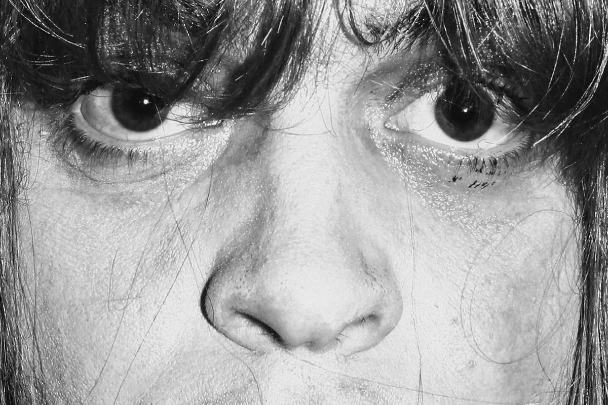 Esplorazione dell’Invisibile tra Fotografie, Sculture e Nuove Prospettive: Jacopo Benassi alla GAM
