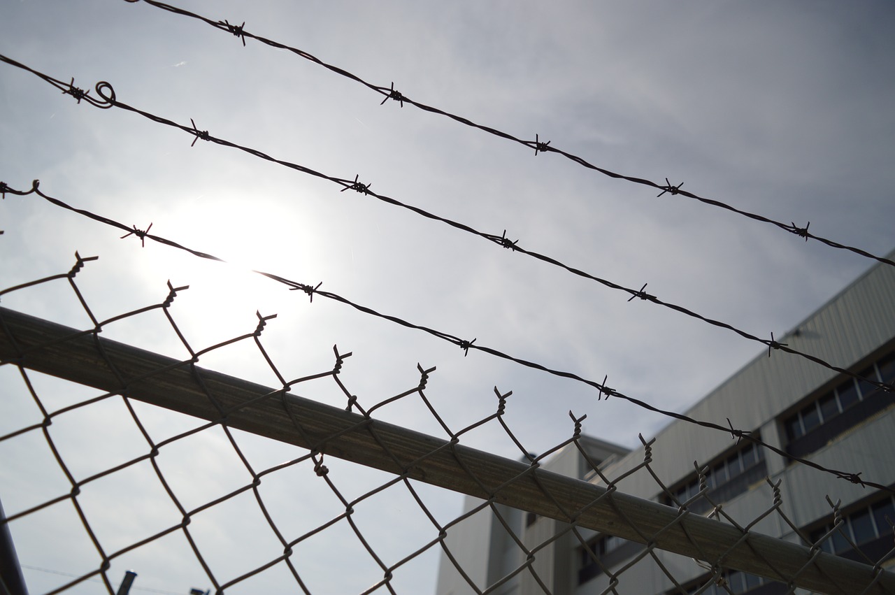 Tra abusi e nuove condanne: il buio del carcere minorile si fa più scuro
