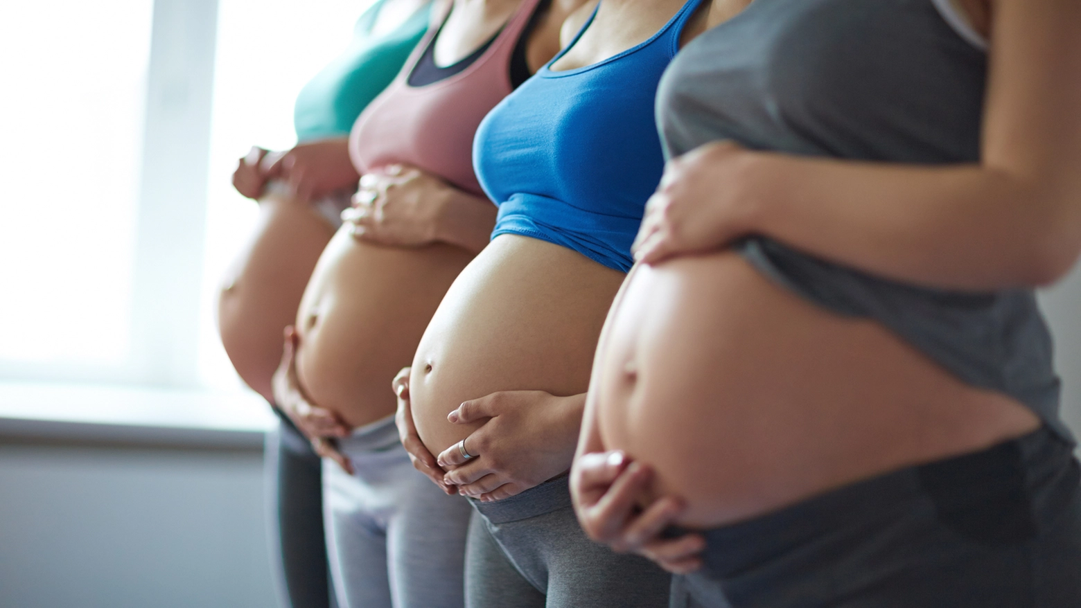 La gestazione per altri è reato universale: tra legge e retorica