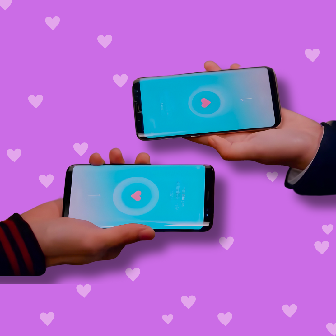 Bacialé, dating app e ananas nel carrello