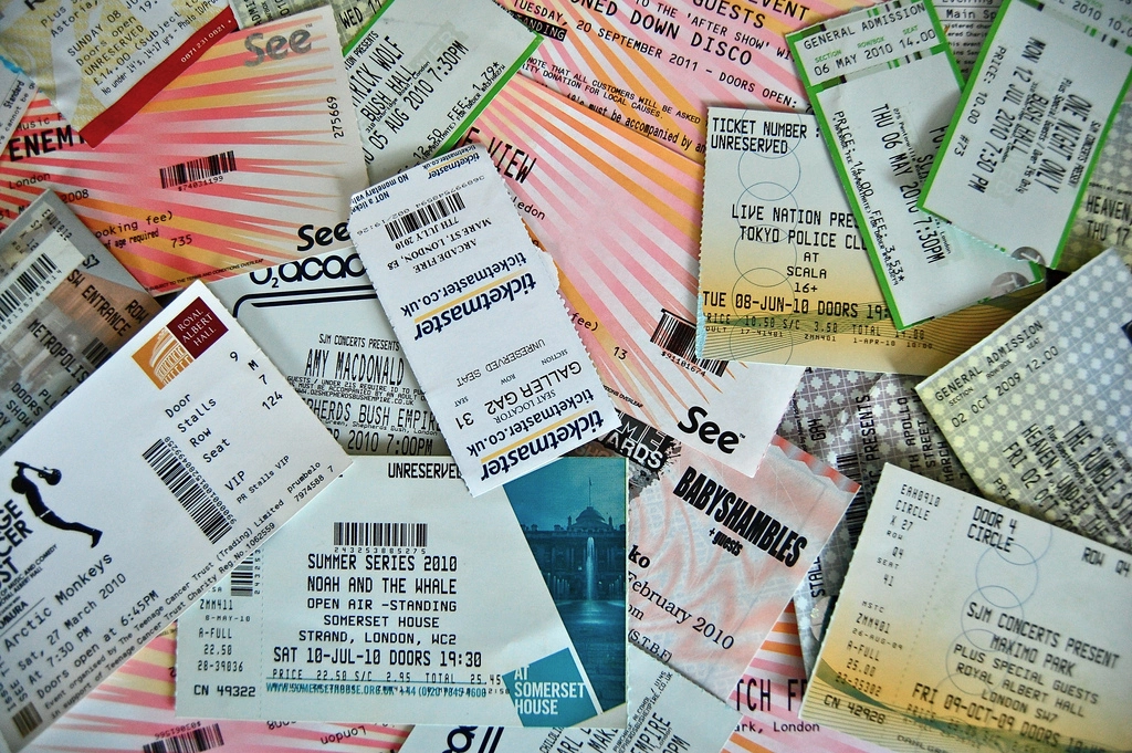 Finti sold out e biglietti alle stelle: chi pensa davvero ai fan?